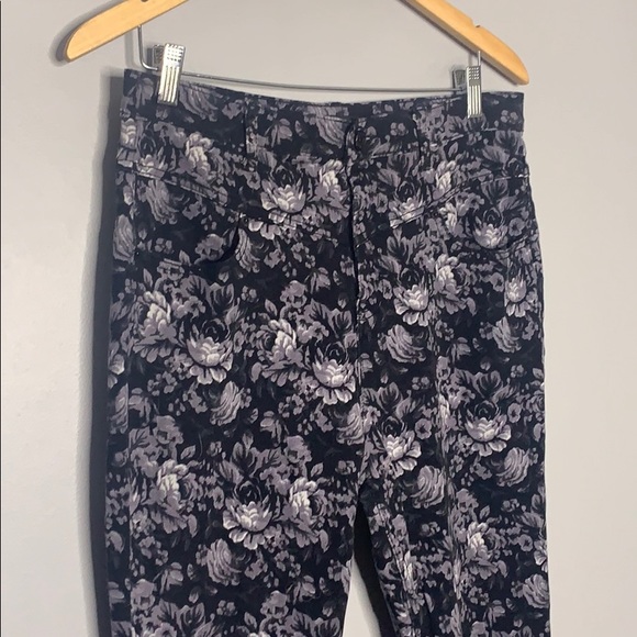 Urban Outfitters BDG High Waist Black Floral Jeans - Picture 3 of 15
